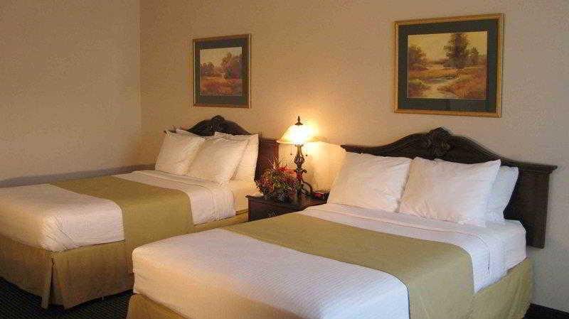 Clarion Inn Falls Church-Arlington Eksteriør billede