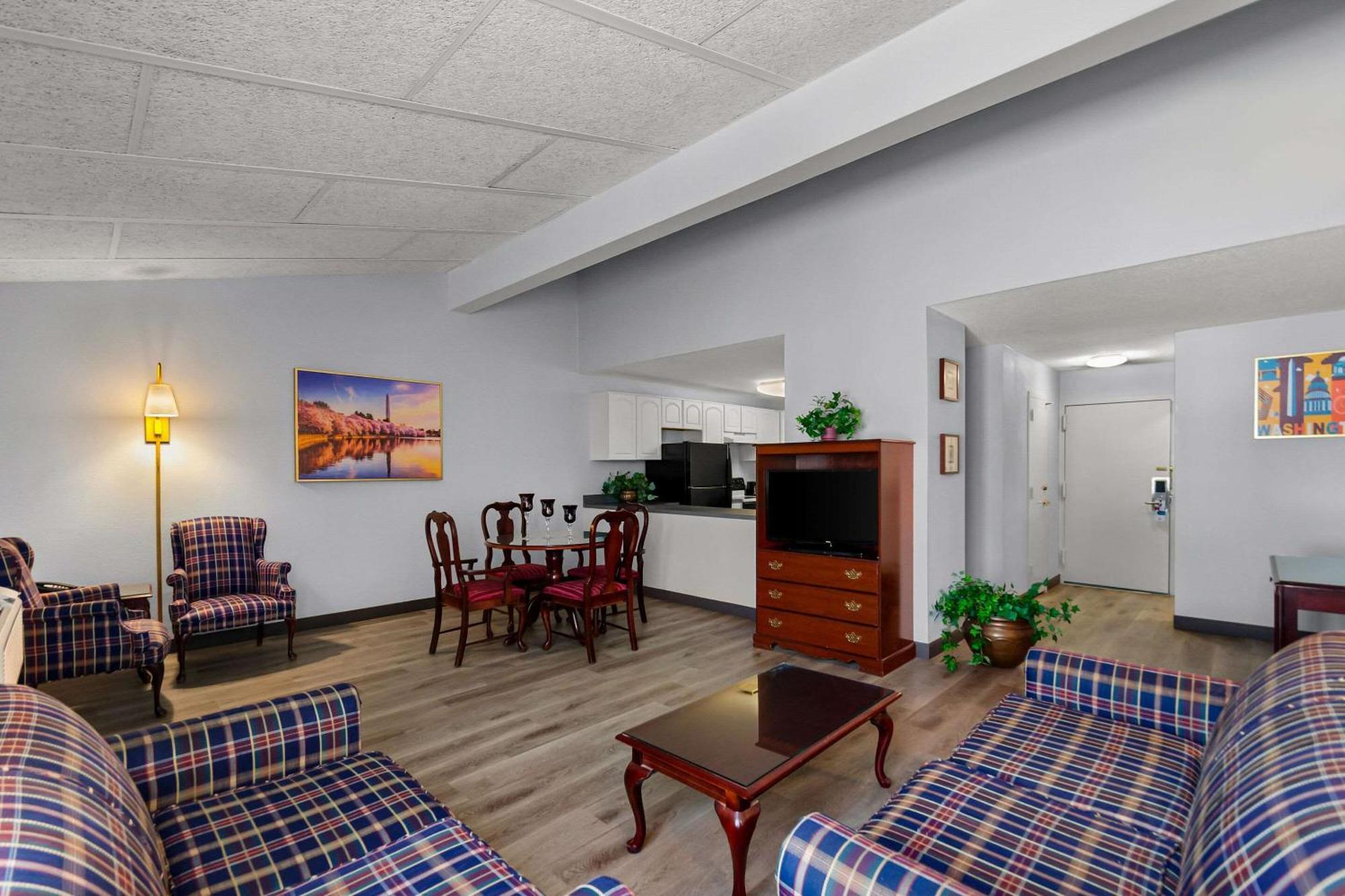 Clarion Inn Falls Church-Arlington Eksteriør billede