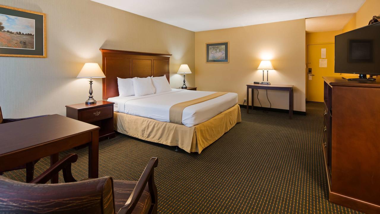 Clarion Inn Falls Church-Arlington Eksteriør billede